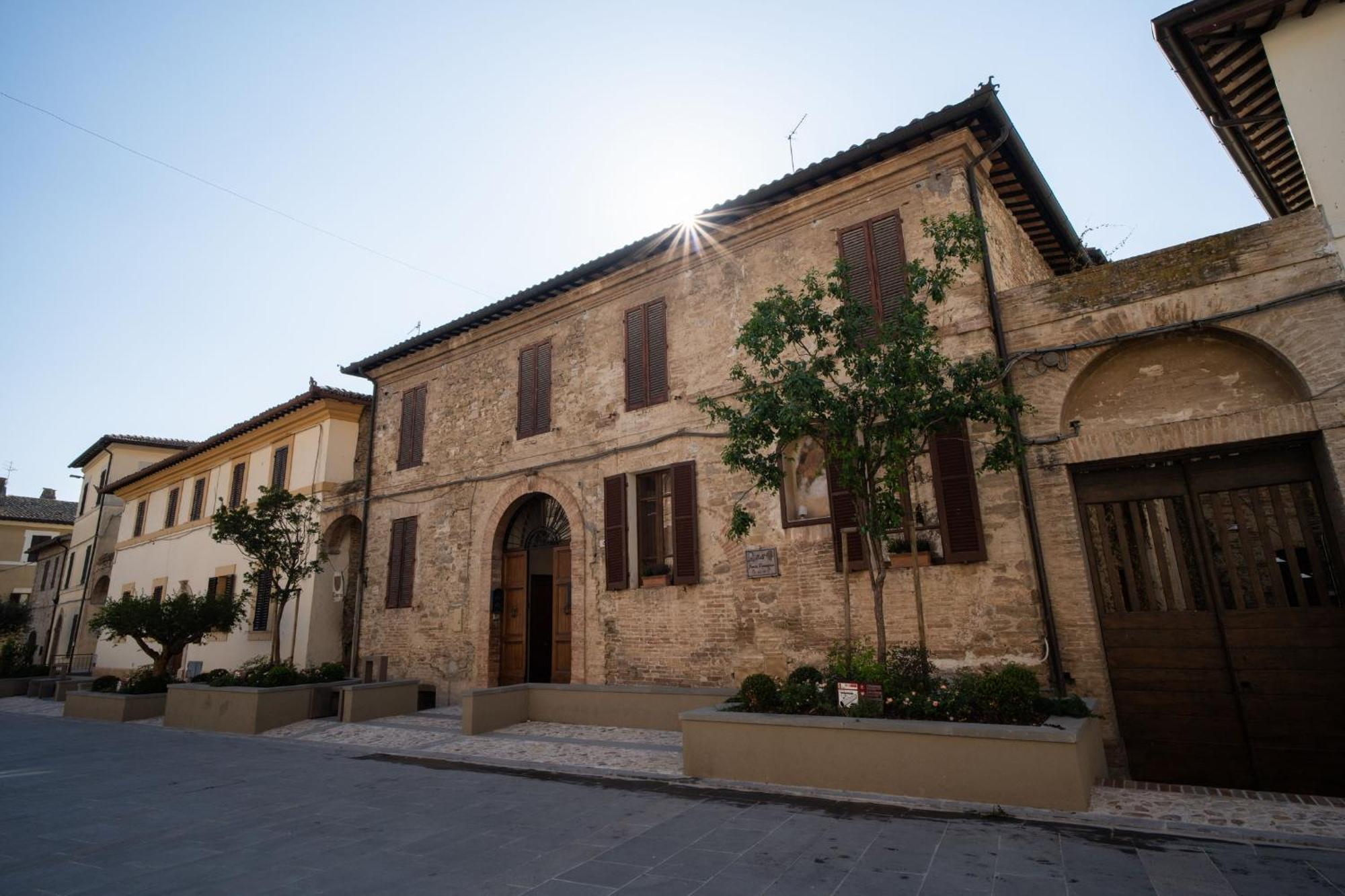 B&B Porta Perugina Bevagna Exterior photo